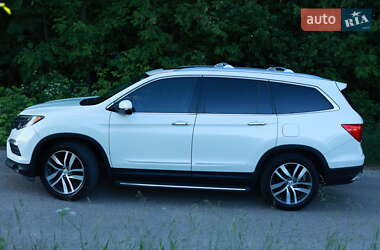 Внедорожник / Кроссовер Honda Pilot 2017 в 