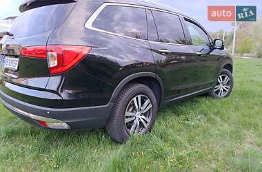Внедорожник / Кроссовер Honda Pilot 2017 в 