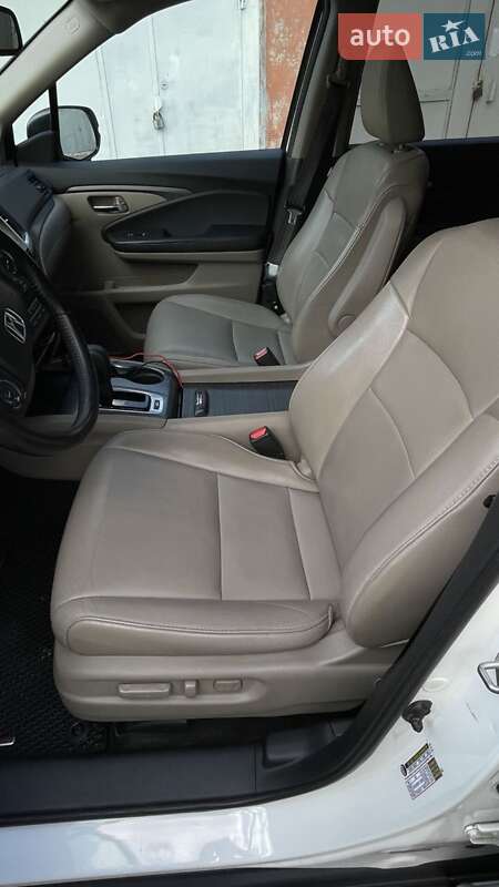 Внедорожник / Кроссовер Honda Pilot 2017 в Киеве