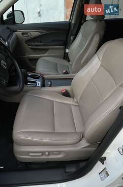 Внедорожник / Кроссовер Honda Pilot 2017 в 