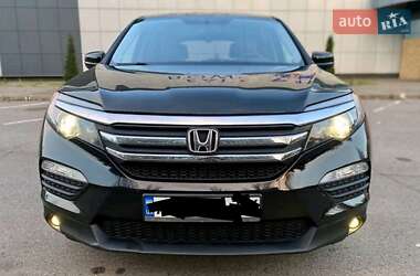 Позашляховик / Кросовер Honda Pilot 2017 в Запоріжжі