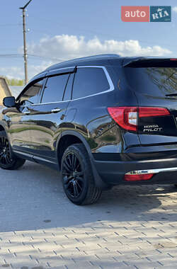 Внедорожник / Кроссовер Honda Pilot 2017 в 