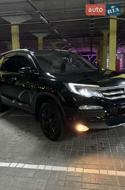 Внедорожник / Кроссовер Honda Pilot 2017 в 