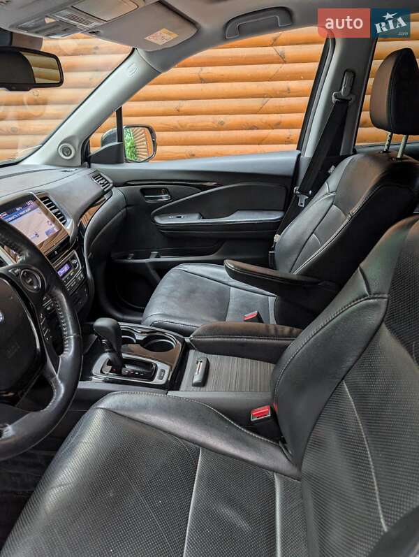 Внедорожник / Кроссовер Honda Pilot 2017 в Киеве
