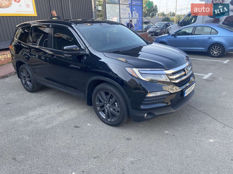 Внедорожник / Кроссовер Honda Pilot 2017 в Киеве