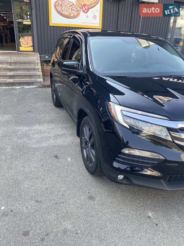 Внедорожник / Кроссовер Honda Pilot 2017 в Киеве