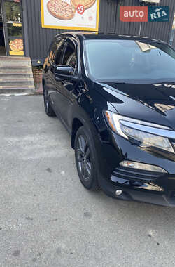 Внедорожник / Кроссовер Honda Pilot 2017 в 