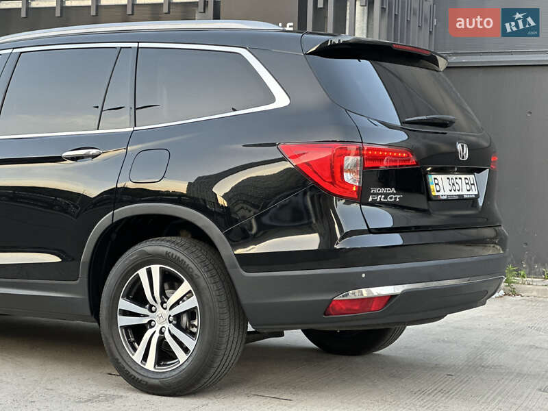 Внедорожник / Кроссовер Honda Pilot 2017 в Киеве