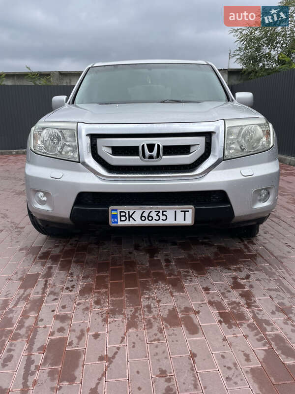 Внедорожник / Кроссовер Honda Pilot 2008 в Сарнах