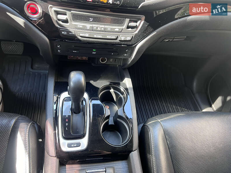 Позашляховик / Кросовер Honda Pilot 2017 в Києві фото 16 Позашляховик / Кросовер Honda Pilot 2017 в Києві
