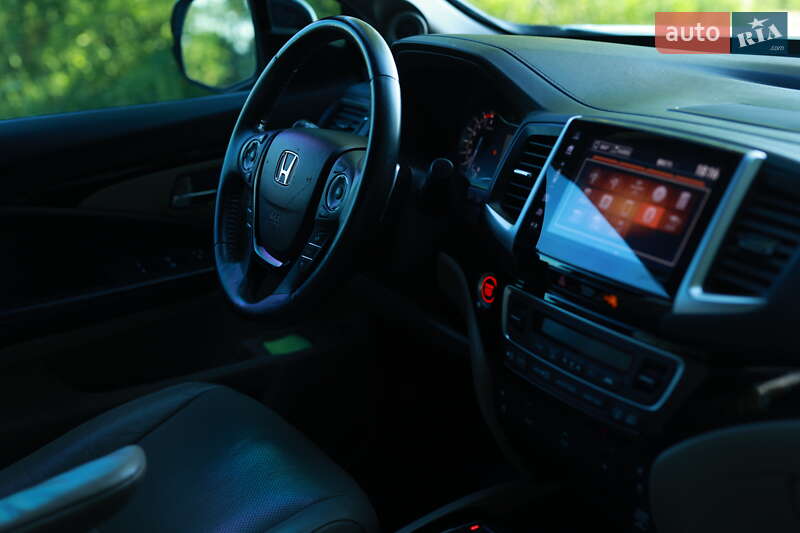 Внедорожник / Кроссовер Honda Pilot 2017 в Киеве