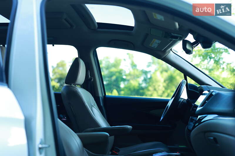 Внедорожник / Кроссовер Honda Pilot 2017 в Киеве