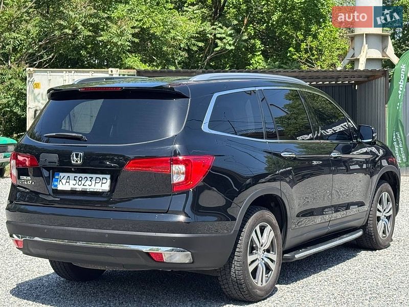 Внедорожник / Кроссовер Honda Pilot 2017 в Днепре