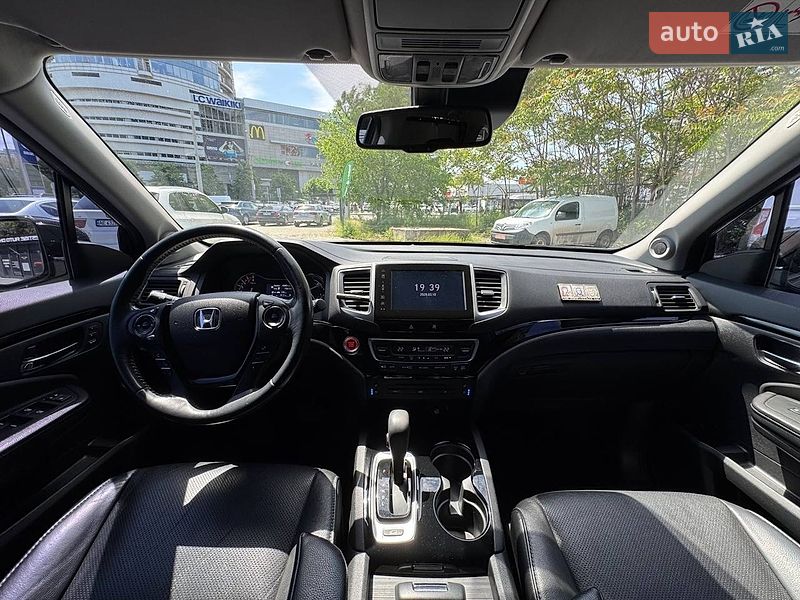 Внедорожник / Кроссовер Honda Pilot 2017 в Днепре