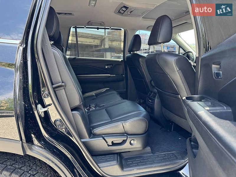 Внедорожник / Кроссовер Honda Pilot 2017 в Днепре