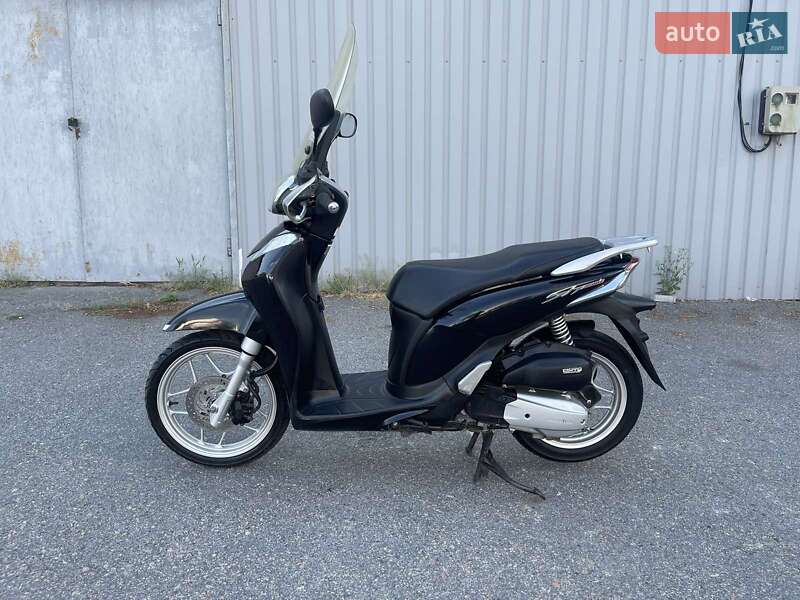 Макси-скутер Honda SH 125 2015 в Днепре