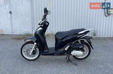Макси-скутер Honda SH 125 2015 в 