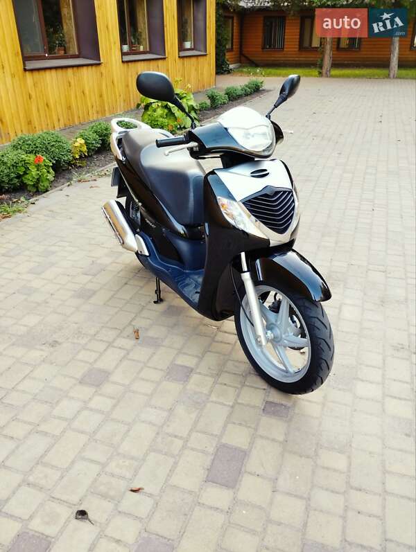 Вантажні моторолери, мотоцикли, скутери, мопеди Honda SH 125 2009 в Глобиному
