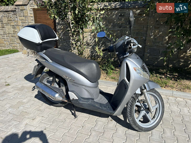Скутер Honda SH 125 2009 в Дунаївцях