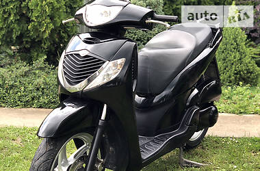 Макси-скутер Honda SH 150 2007 в 