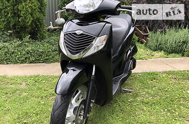 Макси-скутер Honda SH 150 2007 в 