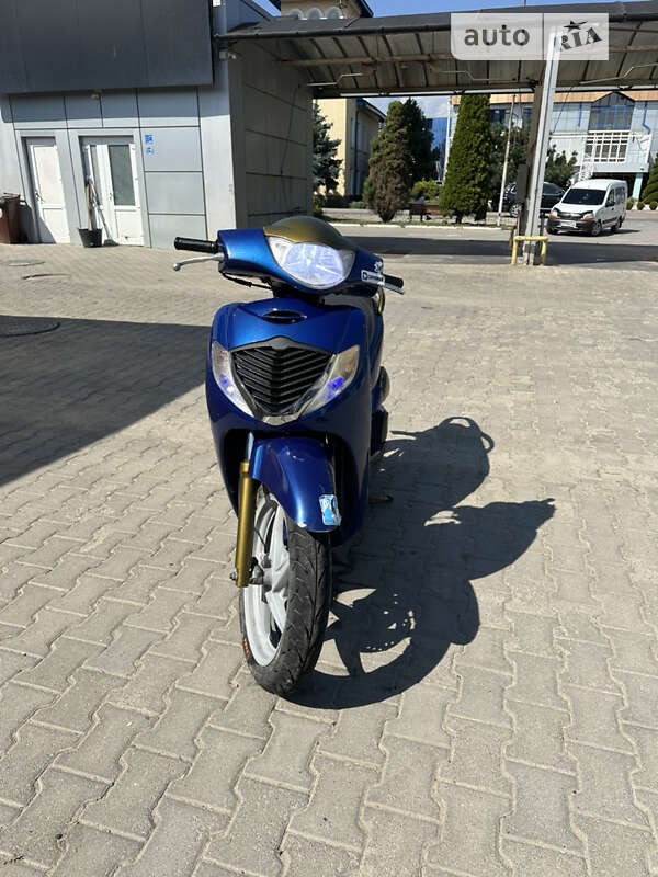 Скутер Honda SH 150 2012 в Чернівцях