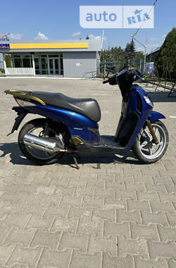 Скутер Honda SH 150 2012 в Чернівцях