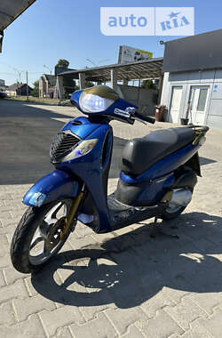 Скутер Honda SH 150 2012 в Чернівцях