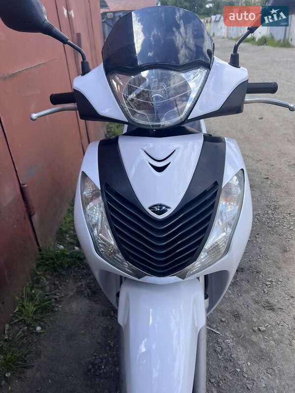 Макси-скутер Honda SH 150 2012 в Белой Церкви