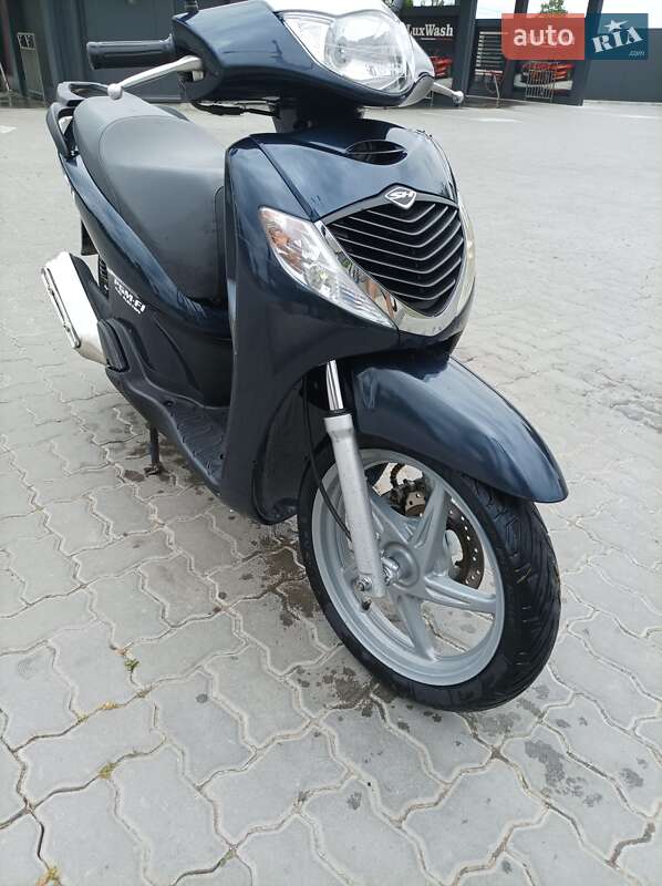Мопеди Honda SH 150 2012 в 