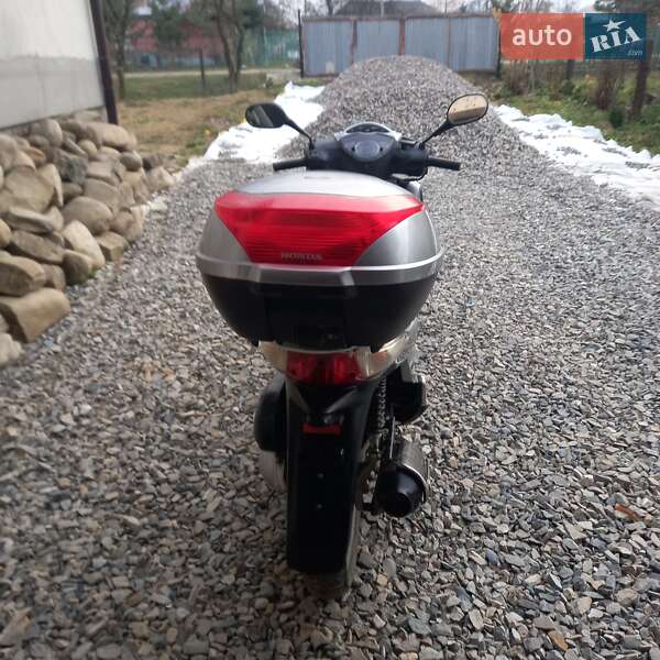 Макси-скутер Honda SH 150 2012 в Солотвине
