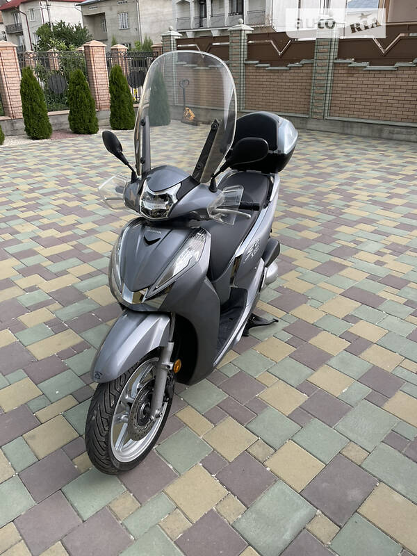 Scooter Honda Sh 300 Prezzo Chiavi In Mano Moto One Sh 125 Nero