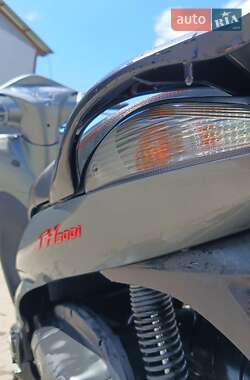 Скутер Honda SH 300i 2011 в 
