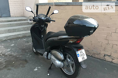 Макси-скутер Honda SH 50 2012 в Киеве