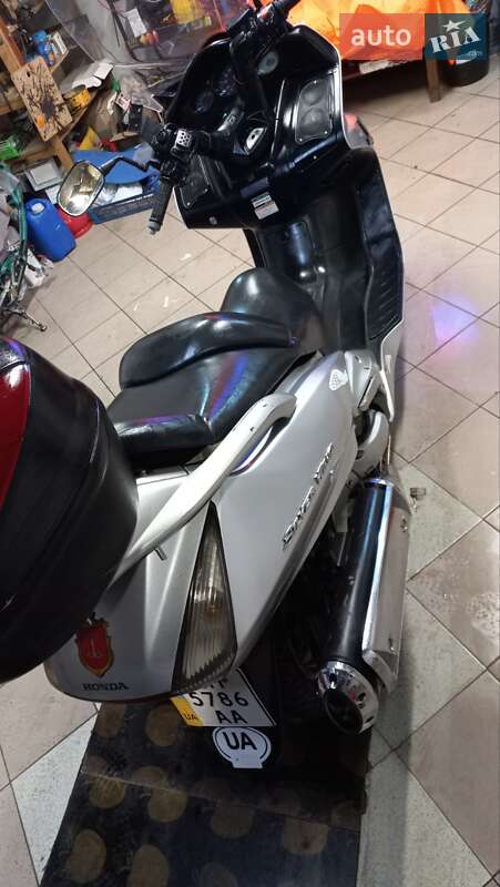 Максі-скутер Honda Silver Wing 600 2002 в Одесі