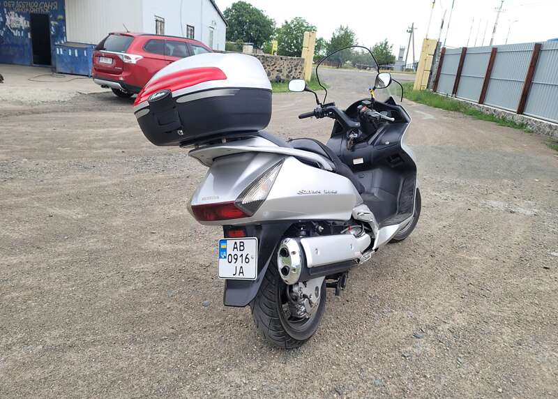 Максі-скутер Honda Silver Wing 600 2002 в Гайвороні