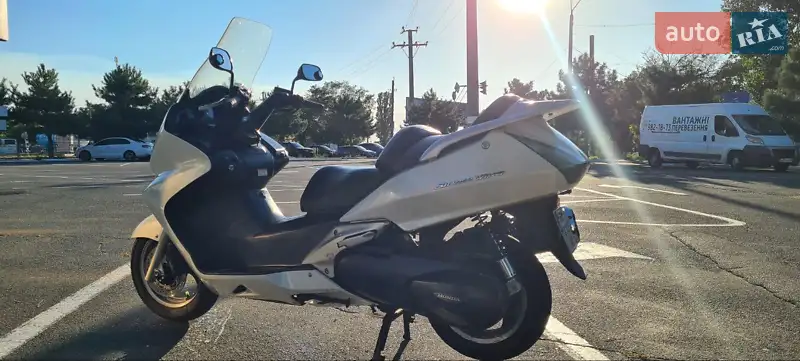 Honda Silver Wing 600 2004