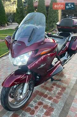 Мотоцикл Круизер Honda ST 1300 Pan European 2004 в 