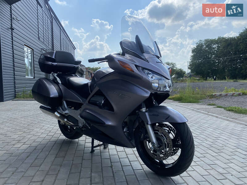 Мотоцикл Круізер Honda ST 1300 Pan European 2004 в 