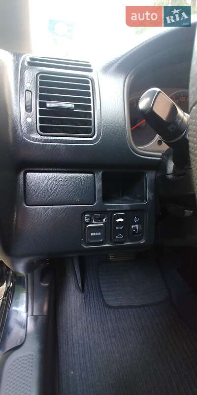 Минивэн Honda Stream 2003 в Косове