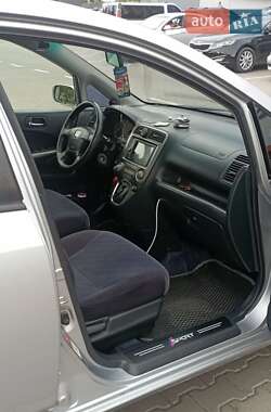 Минивэн Honda Stream 2002 в 
