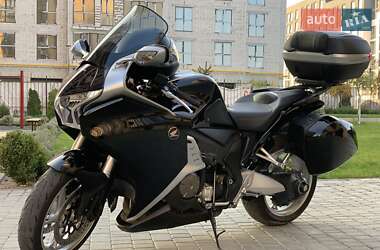 Мотоцикл Спорт-туризм Honda VFR 1200F 2014 в Черкасах