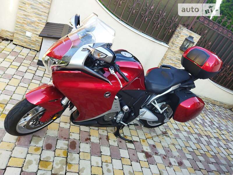 Мотоцикл Спорт-туризм Honda VFR 1200F 2010 в Одессе