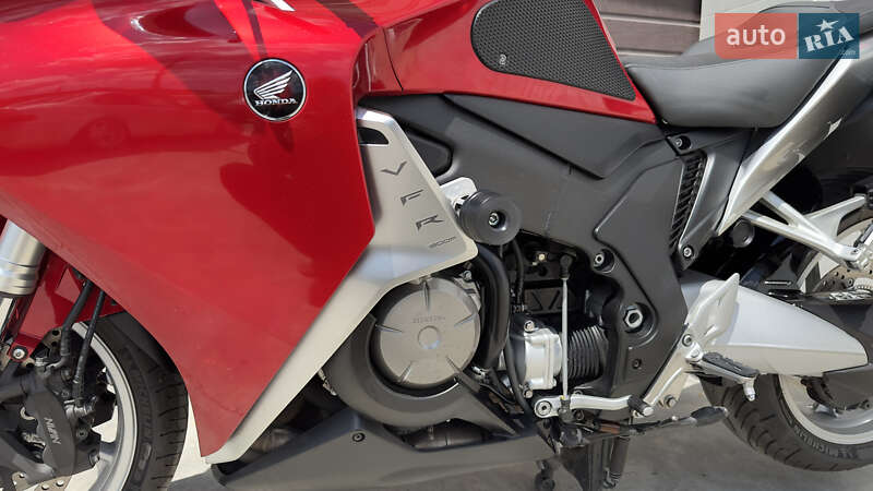 Мотоцикл Спорт-туризм Honda VFR 1200F 2011 в Одесі