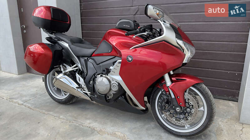 Мотоцикл Спорт-туризм Honda VFR 1200F 2011 в Одесі
