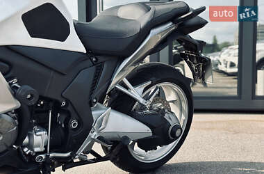 Мотоцикл Спорт-туризм Honda VFR 1200F 2010 в 