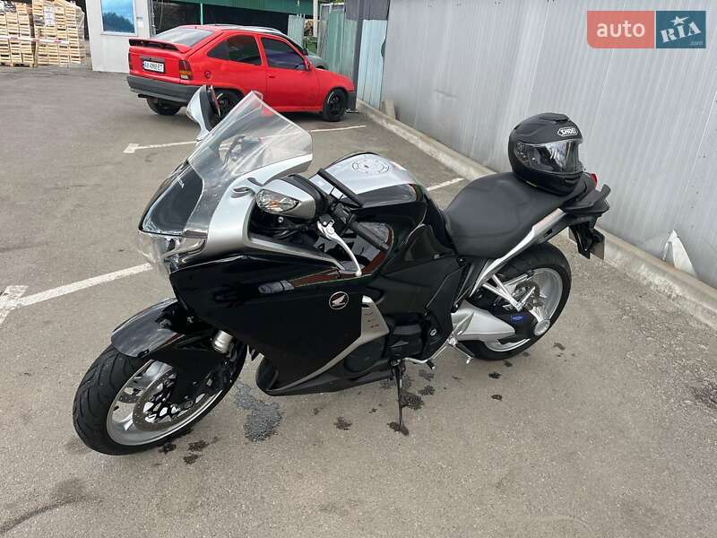 Мотоцикл Круізер Honda VFR 1200F 2015 в Харкові фото 14 Мотоцикл Круізер Honda VFR 1200F 2015 в Харкові