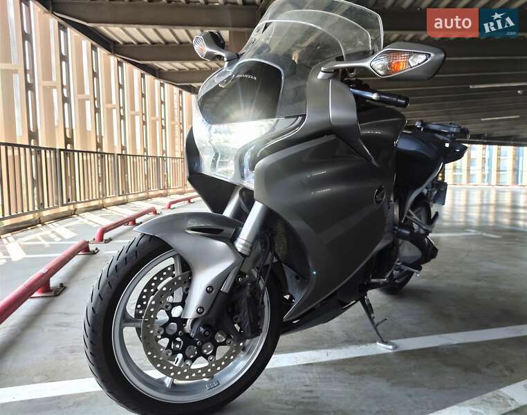 Мотоцикл Спорт-туризм Honda VFR 1200F 2010 в Харькове