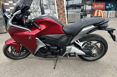 Мотоцикл Спорт-туризм Honda VFR 1200F 2010 в Кривом Роге