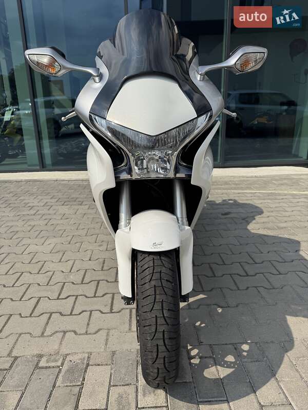 Мотоцикл Спорт-туризм Honda VFR 1200F 2010 в Ровно